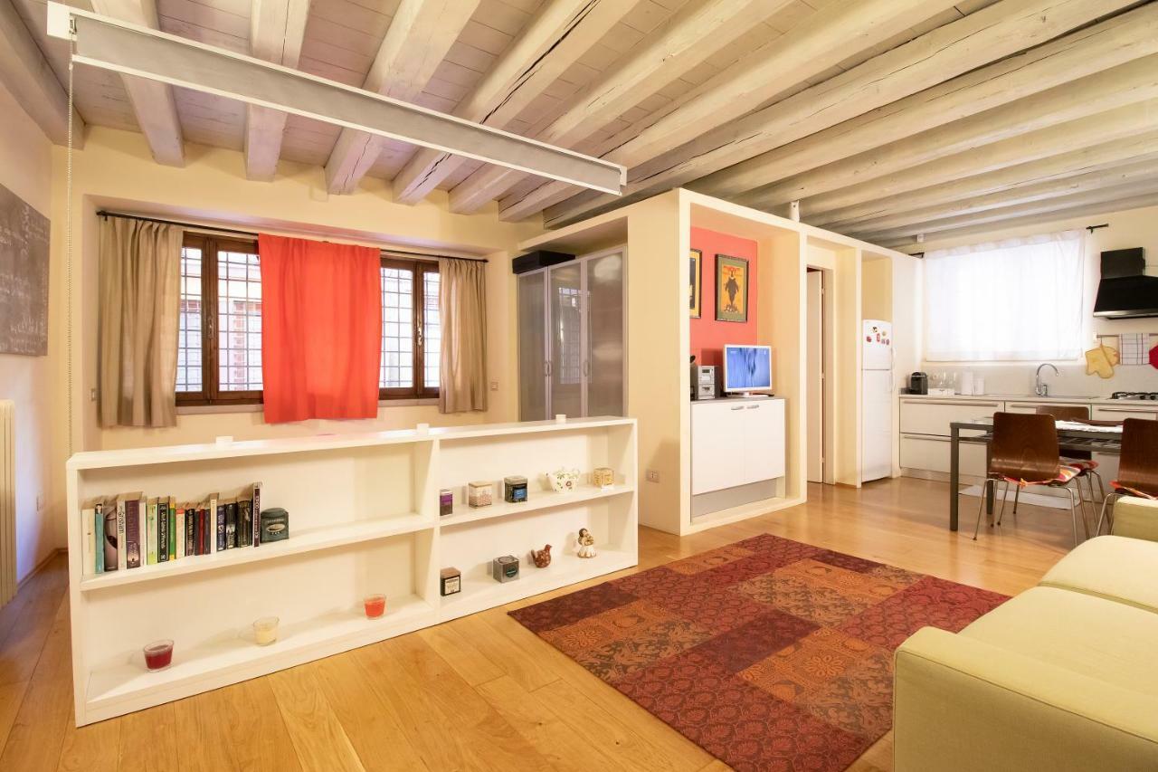 ורונה Lovely Apartment Sottoriva מראה חיצוני תמונה