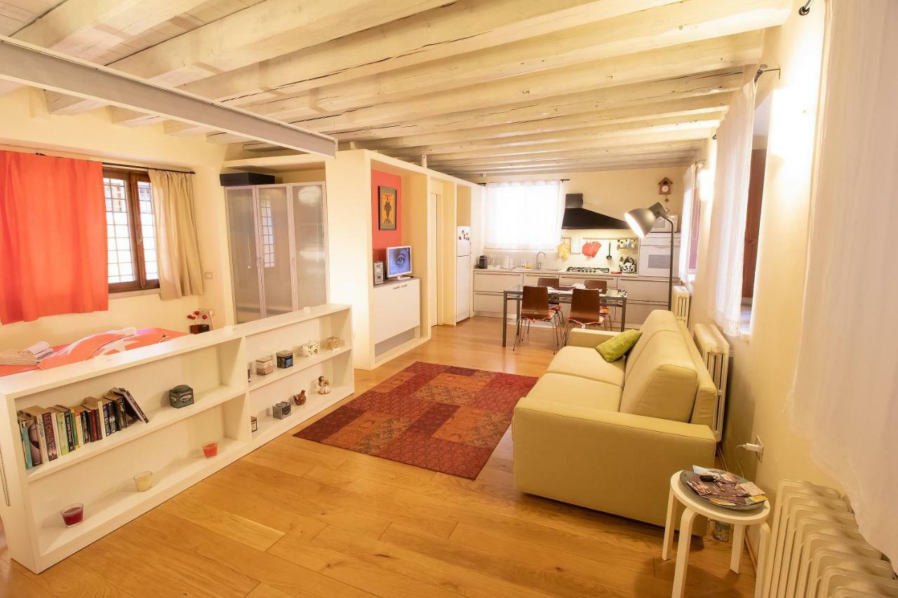 ורונה Lovely Apartment Sottoriva מראה חיצוני תמונה